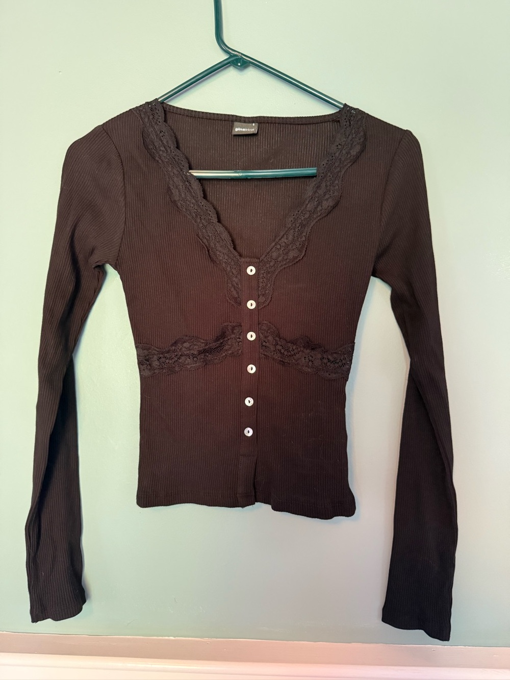 Women’s Black Lace by-Trim Ribbed Button-Front Top